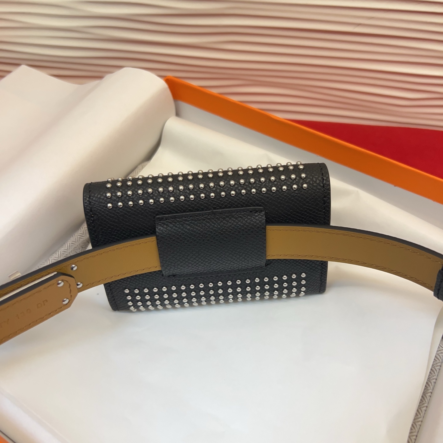 爱马仕hermes 女士腰带配小包EPsom小牛皮，韧性十足，皮质手感细腻，品牌代表作极强！均码。