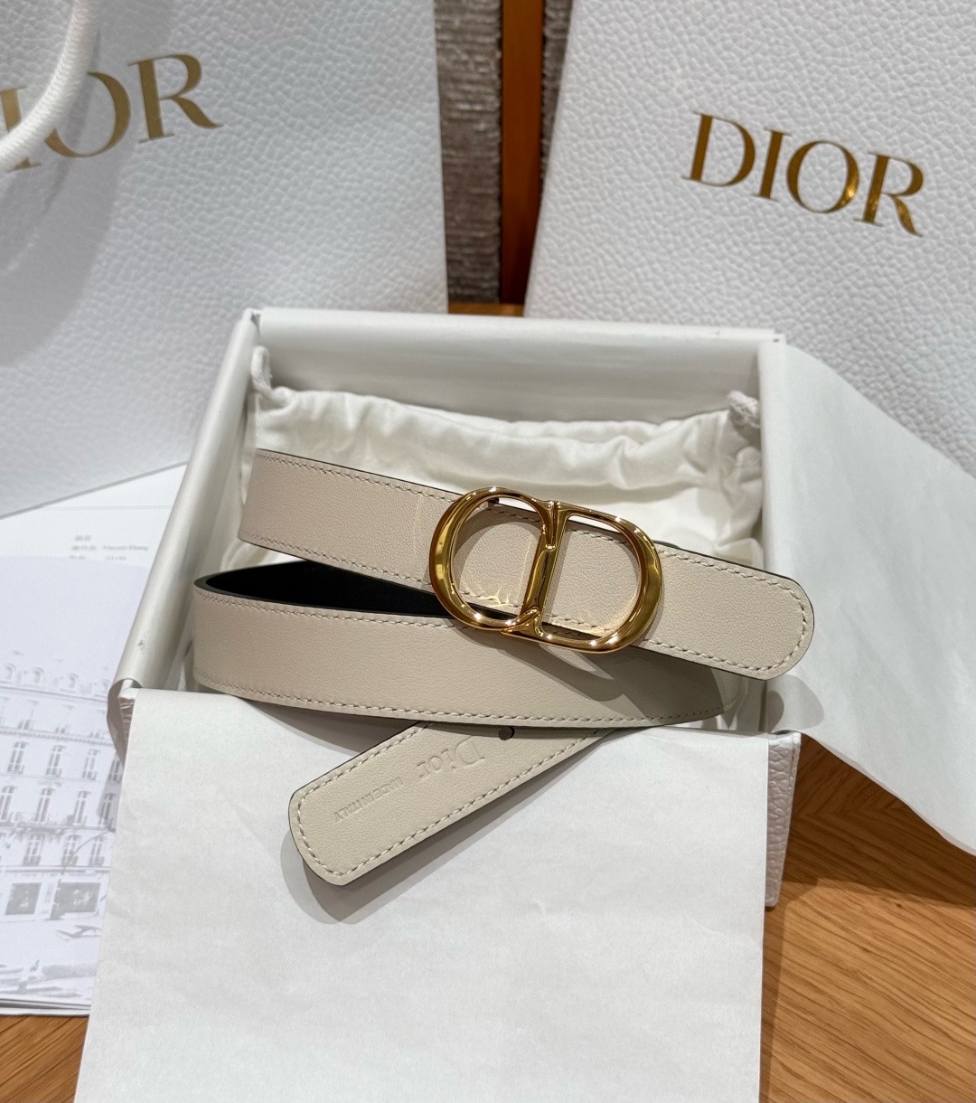 迪家✨Icon Reversible Belt 20MM双面Icon腰带 这款Icon腰带由乔纳森·安德森(Jonath