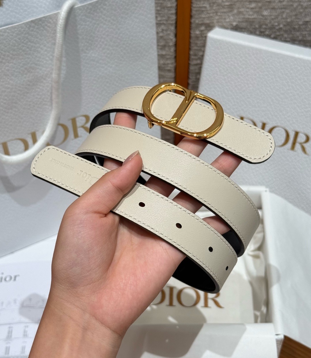 迪家✨Icon Reversible Belt 20MM双面Icon腰带 这款Icon腰带由乔纳森·安德森(Jonath