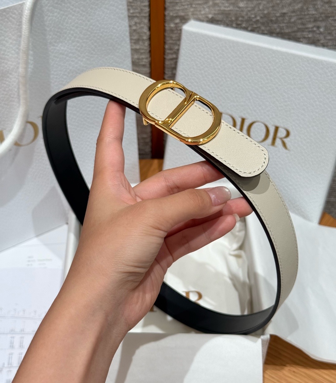 迪家✨Icon Reversible Belt 20MM双面Icon腰带 这款Icon腰带由乔纳森·安德森(Jonath