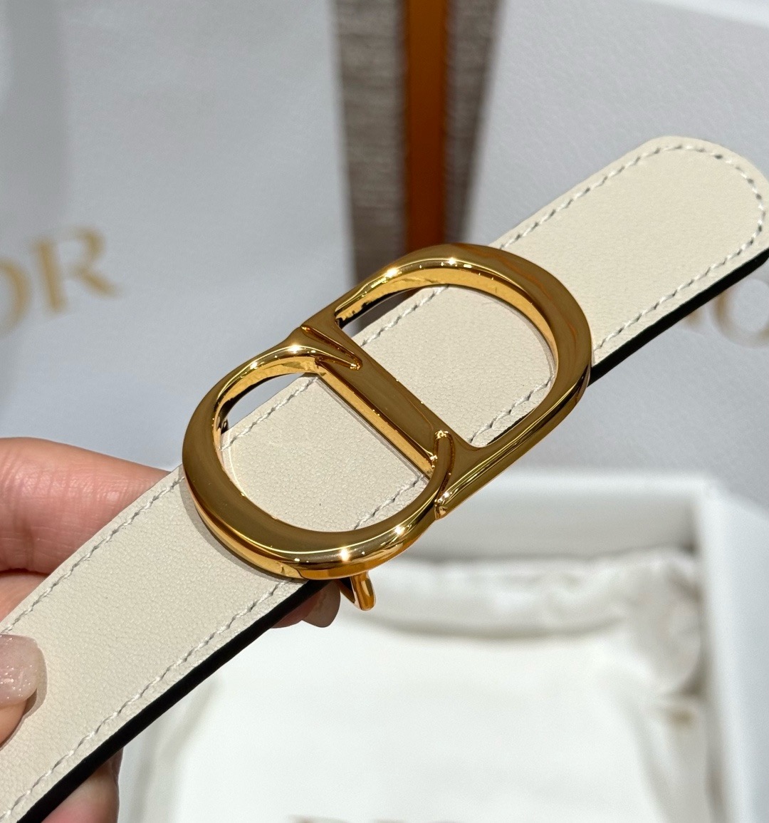 迪家✨Icon Reversible Belt 20MM双面Icon腰带 这款Icon腰带由乔纳森·安德森(Jonath