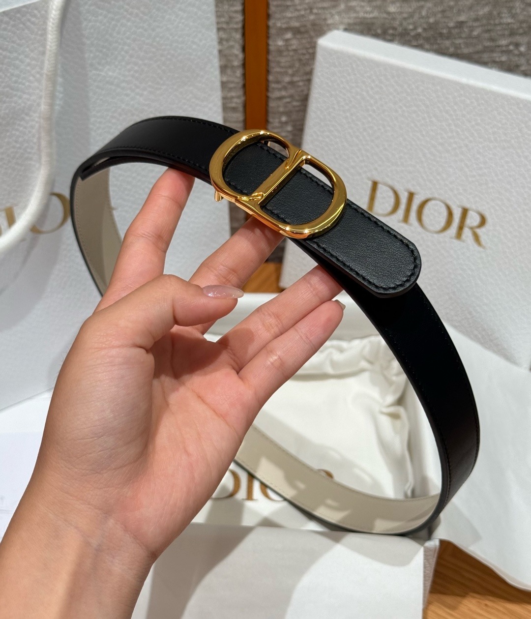 迪家✨Icon Reversible Belt 20MM双面Icon腰带 这款Icon腰带由乔纳森·安德森(Jonath