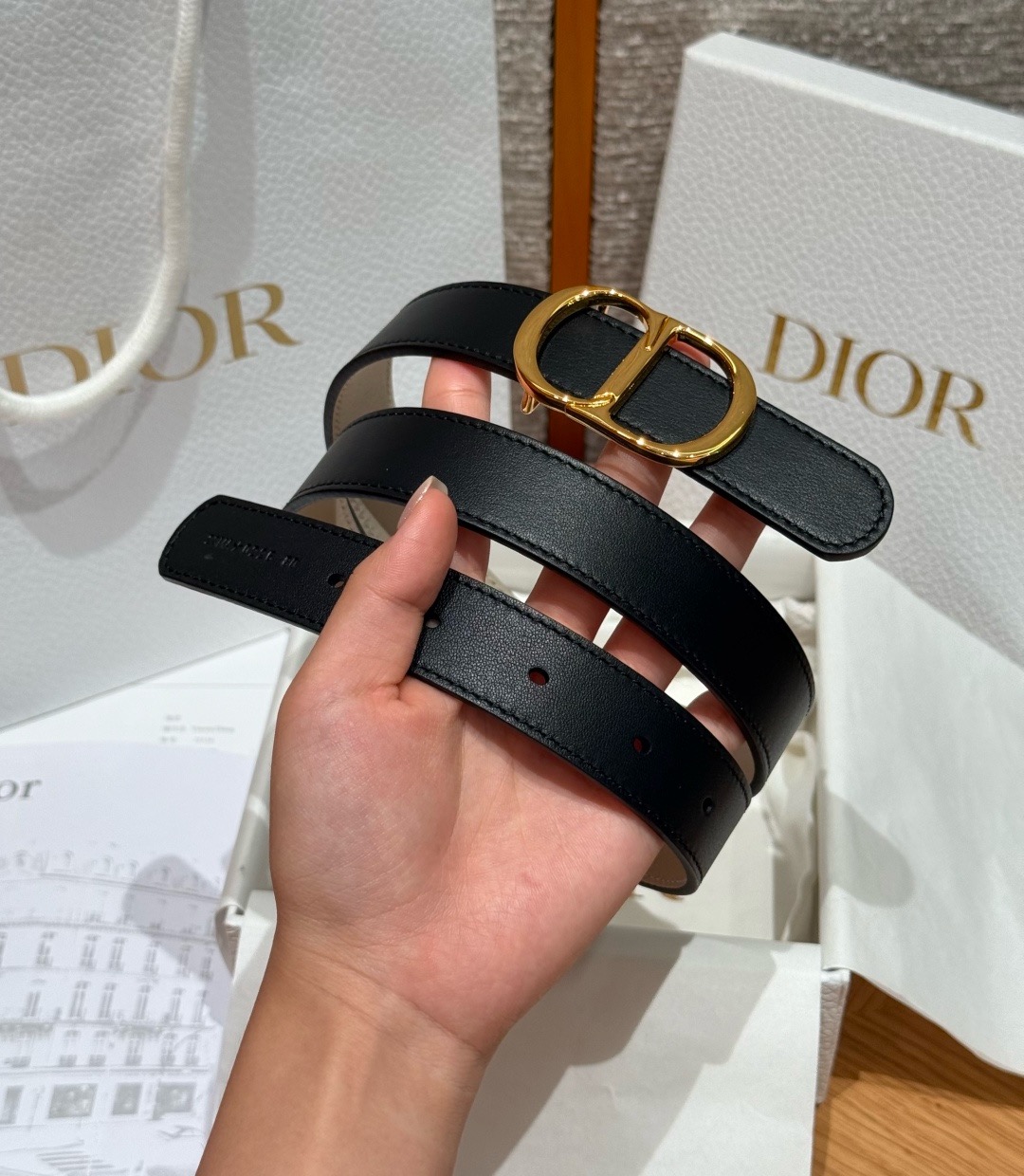 迪家✨Icon Reversible Belt 20MM双面Icon腰带 这款Icon腰带由乔纳森·安德森(Jonath