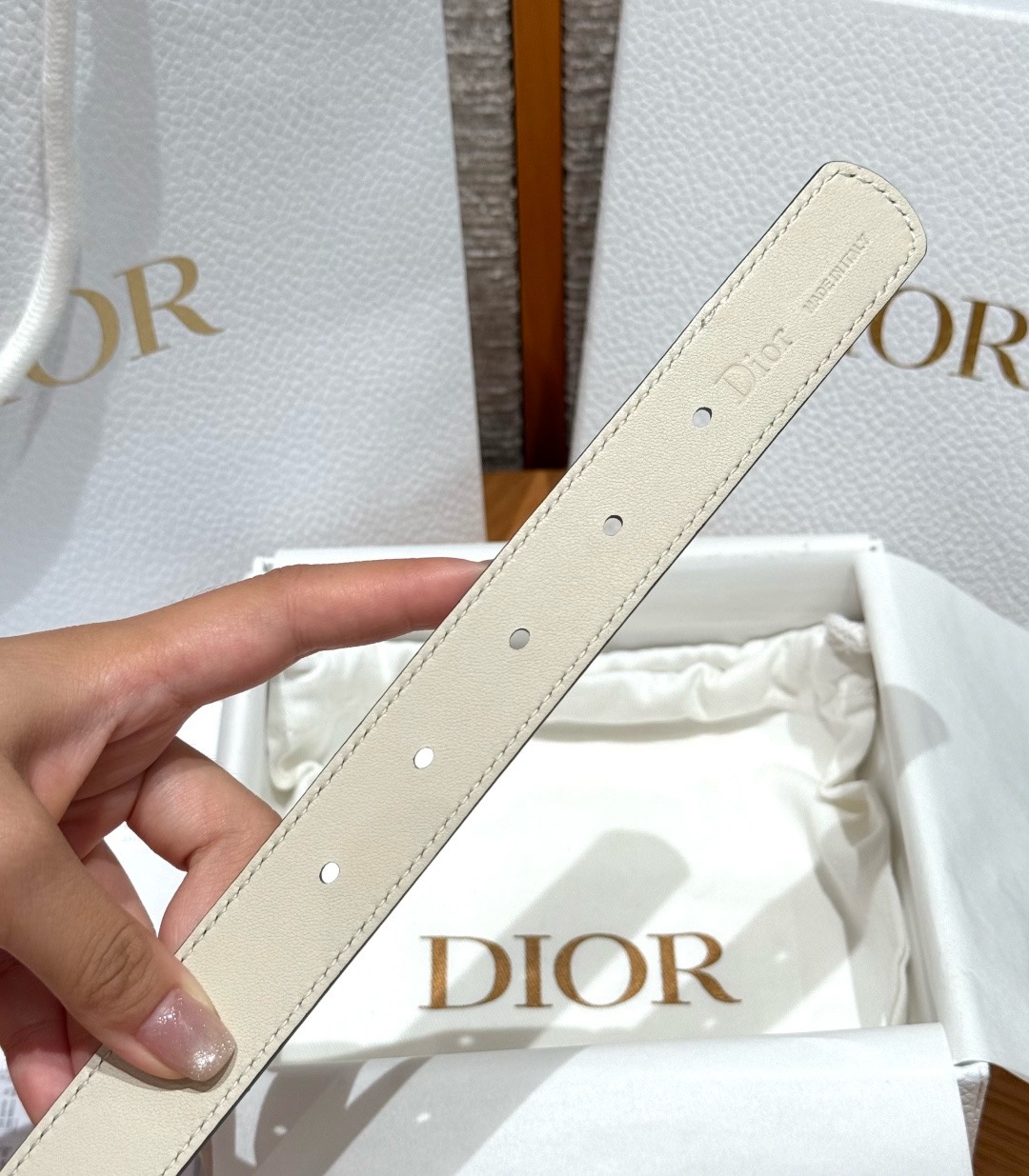 迪家✨Icon Reversible Belt 20MM双面Icon腰带 这款Icon腰带由乔纳森·安德森(Jonath 迪家✨Icon Reversible Belt 20MM双面Icon腰带 这款Icon腰带由乔纳森·安德森(Jonath
