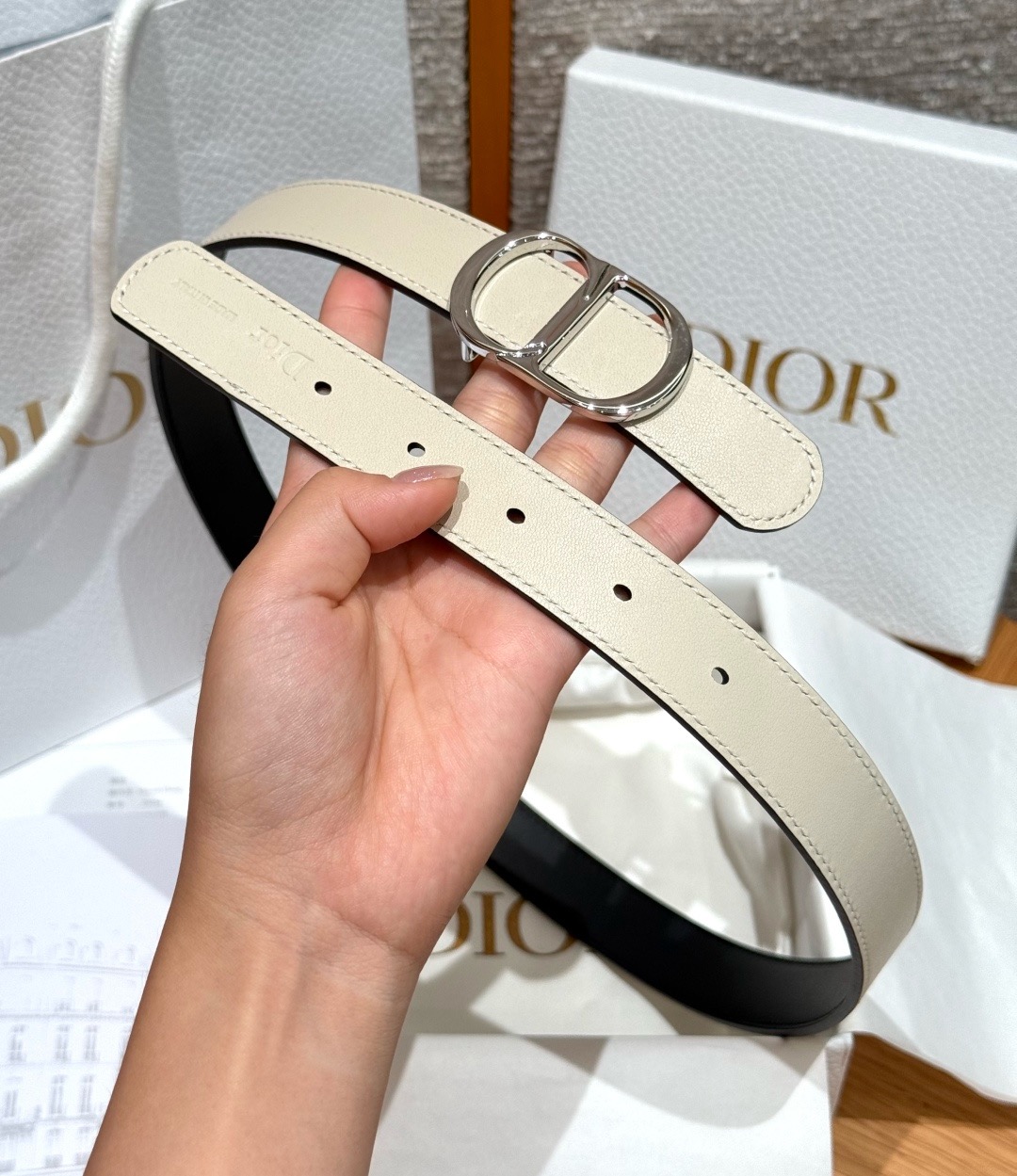 迪家✨Icon Reversible Belt 20MM双面Icon腰带 这款Icon腰带由乔纳森·安德森(Jonath 迪家✨Icon Reversible Belt 20MM双面Icon腰带 这款Icon腰带由乔纳森·安德森(Jonath