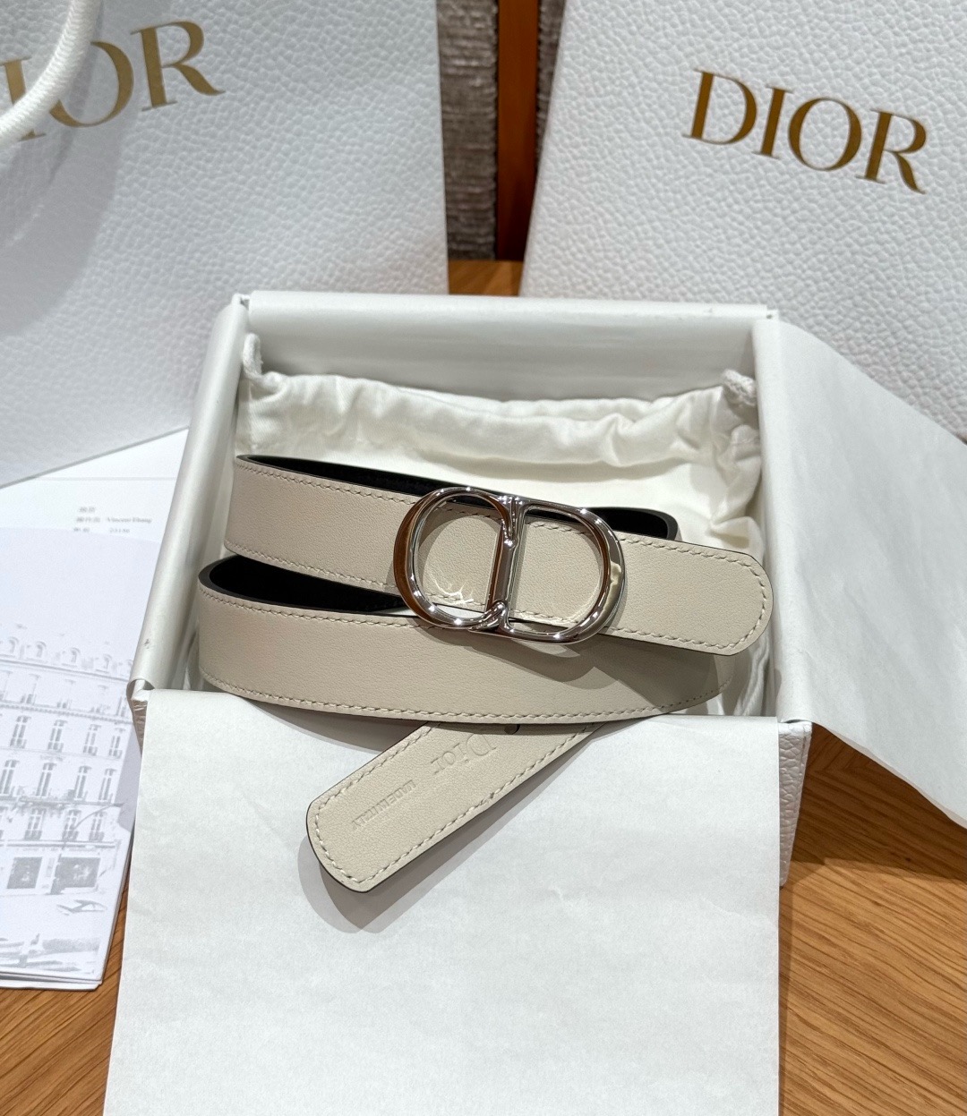 迪家✨Icon Reversible Belt 20MM双面Icon腰带 这款Icon腰带由乔纳森·安德森(Jonath