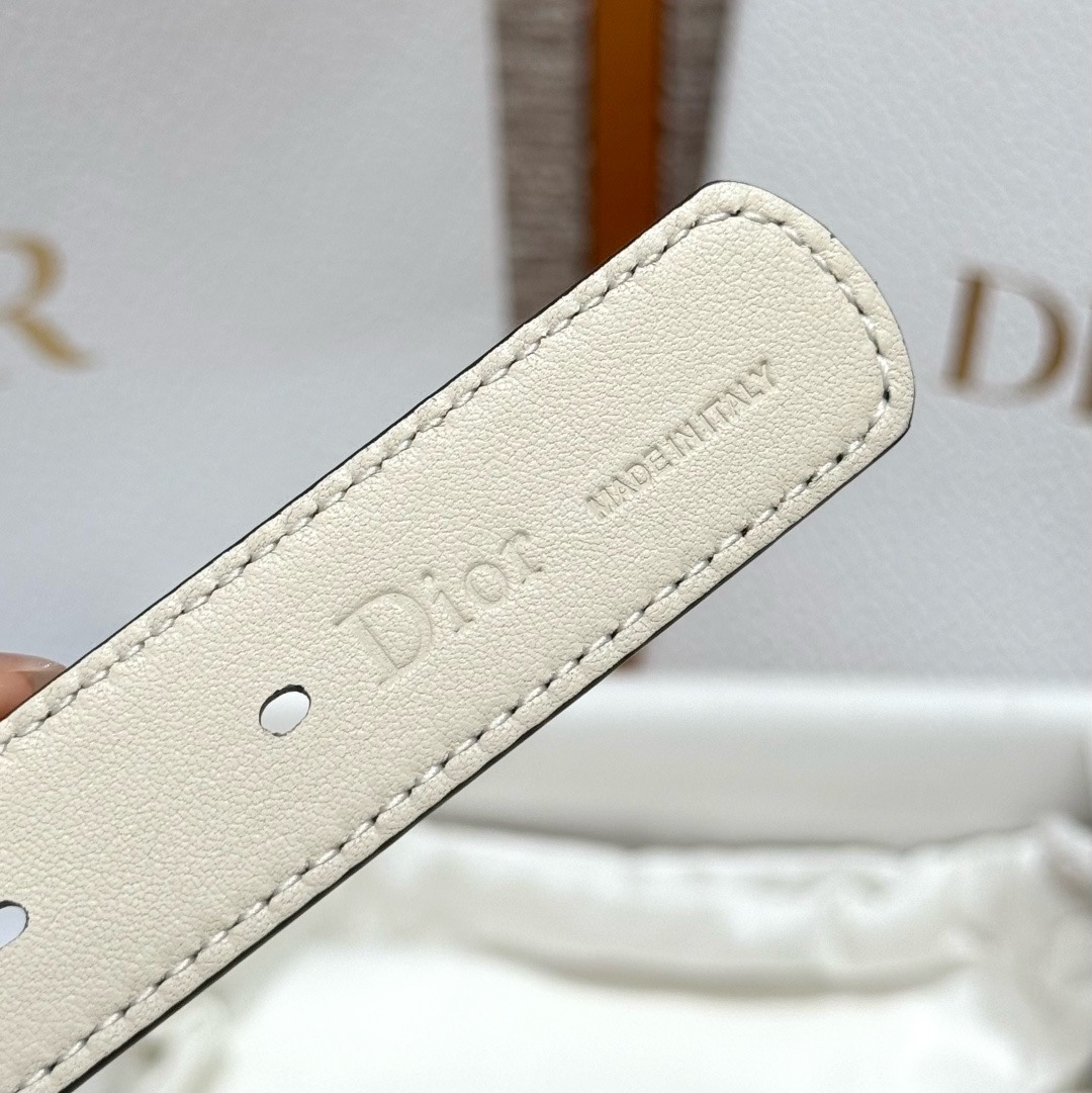 迪家✨Icon Reversible Belt 20MM双面Icon腰带 这款Icon腰带由乔纳森·安德森(Jonath 迪家✨Icon Reversible Belt 20MM双面Icon腰带 这款Icon腰带由乔纳森·安德森(Jonath