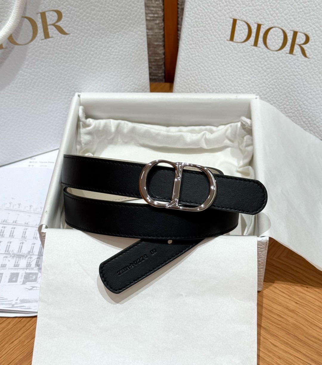 迪家✨Icon Reversible Belt 20MM双面Icon腰带 这款Icon腰带由乔纳森·安德森(Jonath