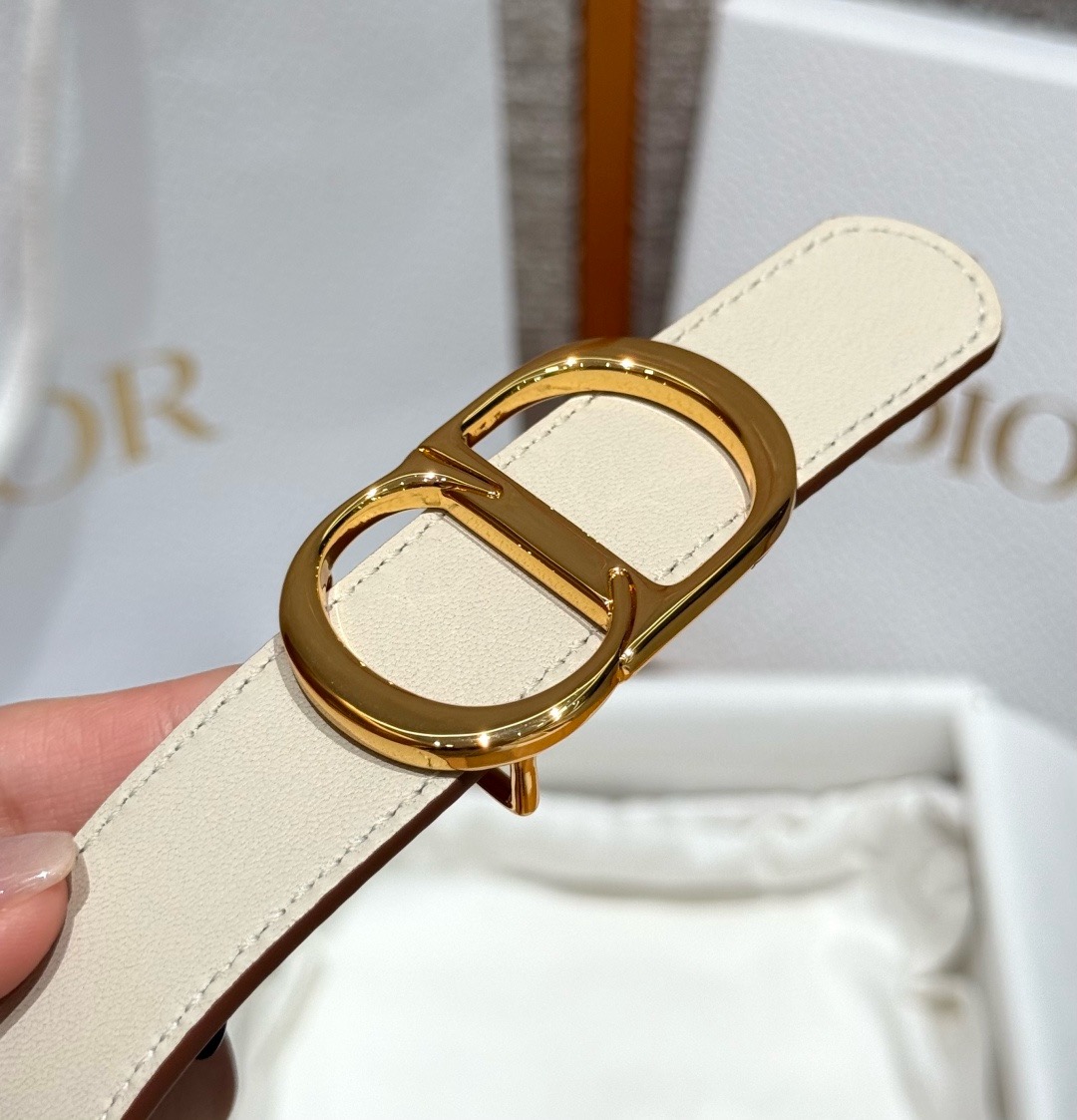 迪家✨Icon Reversible Belt 20MM双面Icon腰带 这款Icon腰带由乔纳森·安德森(Jonath