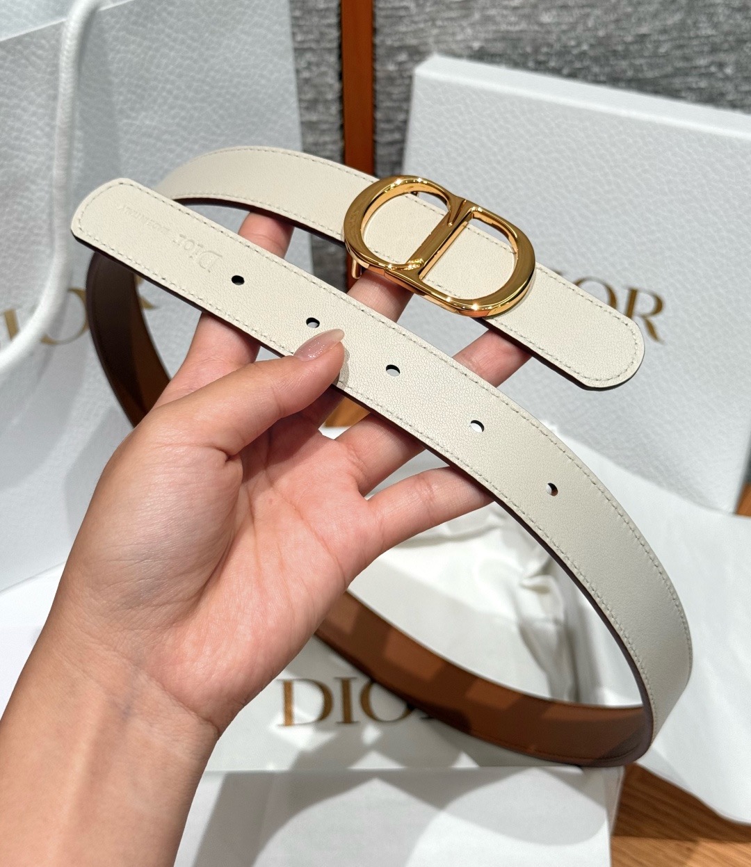 迪家✨Icon Reversible Belt 20MM双面Icon腰带 这款Icon腰带由乔纳森·安德森(Jonath
