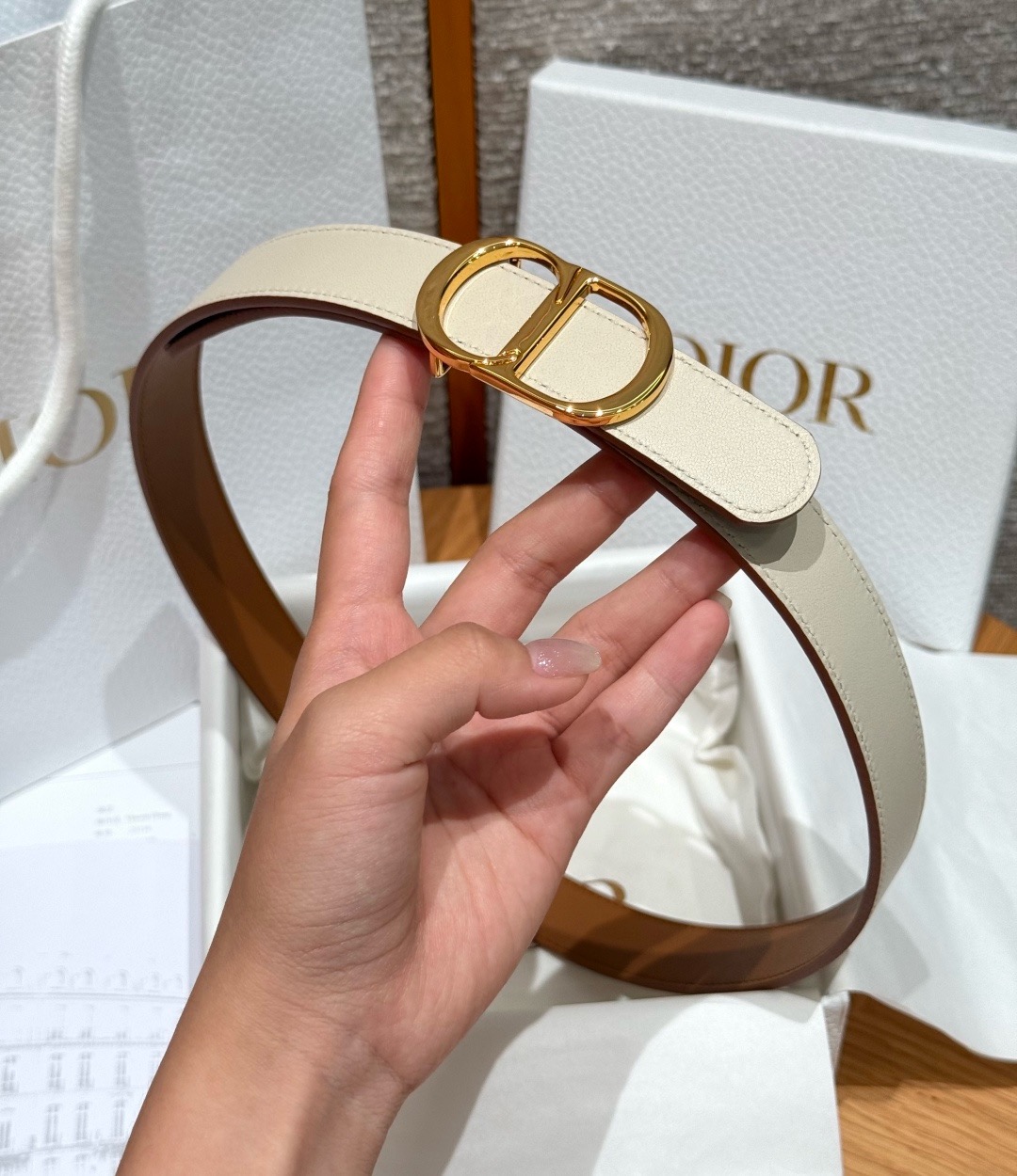 迪家✨Icon Reversible Belt 20MM双面Icon腰带 这款Icon腰带由乔纳森·安德森(Jonath