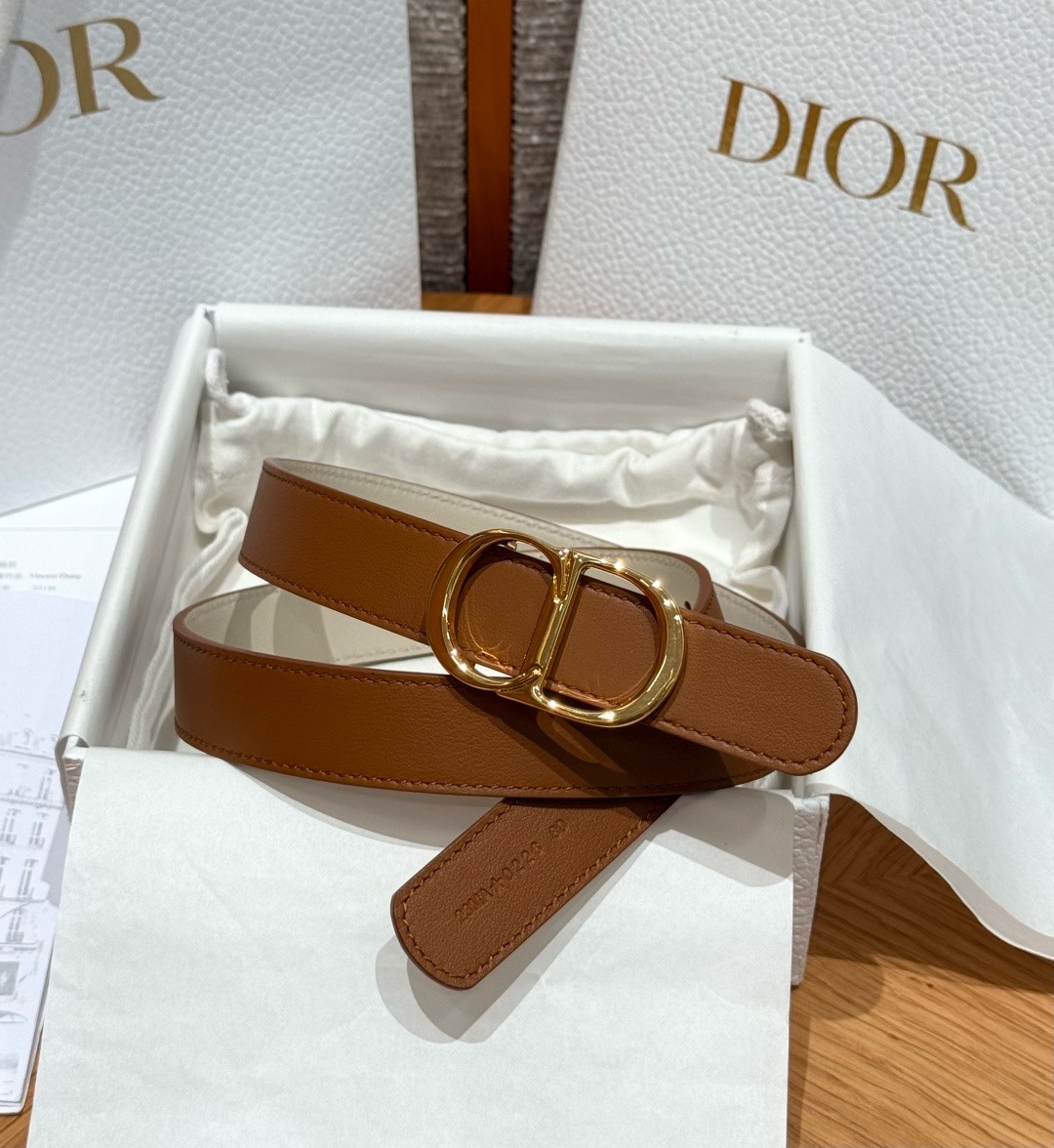 迪家✨Icon Reversible Belt 20MM双面Icon腰带 这款Icon腰带由乔纳森·安德森(Jonath