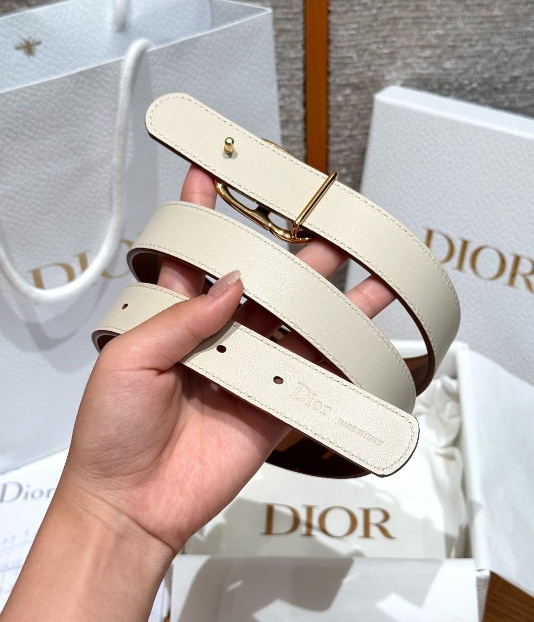 迪家✨Icon Reversible Belt 20MM双面Icon腰带 这款Icon腰带由乔纳森·安德森(Jonath 迪家✨Icon Reversible Belt 20MM双面Icon腰带 这款Icon腰带由乔纳森·安德森(Jonath