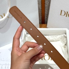 迪家✨Icon Reversible Belt 20MM双面Icon腰带 这款Icon腰带由乔纳森·安德森(Jonath 迪家✨Icon Reversible Belt 20MM双面Icon腰带 这款Icon腰带由乔纳森·安德森(Jonath