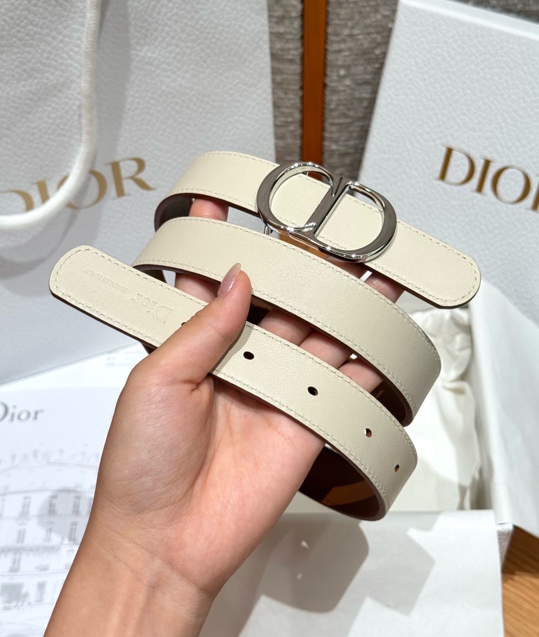 迪家✨Icon Reversible Belt 20MM双面Icon腰带 这款Icon腰带由乔纳森·安德森(Jonath