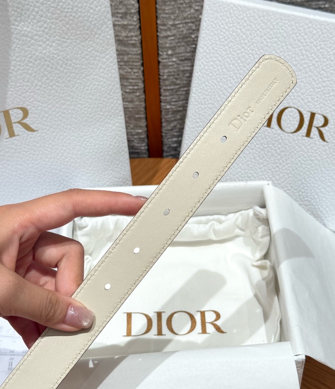 迪家✨Icon Reversible Belt 20MM双面Icon腰带 这款Icon腰带由乔纳森·安德森(Jonath