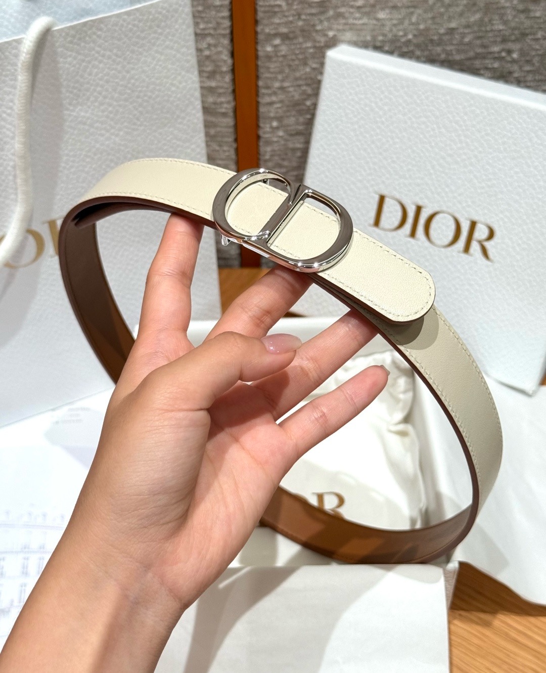 迪家✨Icon Reversible Belt 20MM双面Icon腰带 这款Icon腰带由乔纳森·安德森(Jonath