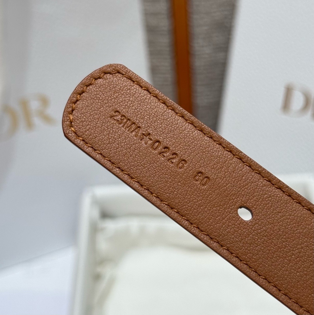 迪家✨Icon Reversible Belt 20MM双面Icon腰带 这款Icon腰带由乔纳森·安德森(Jonath 迪家✨Icon Reversible Belt 20MM双面Icon腰带 这款Icon腰带由乔纳森·安德森(Jonath