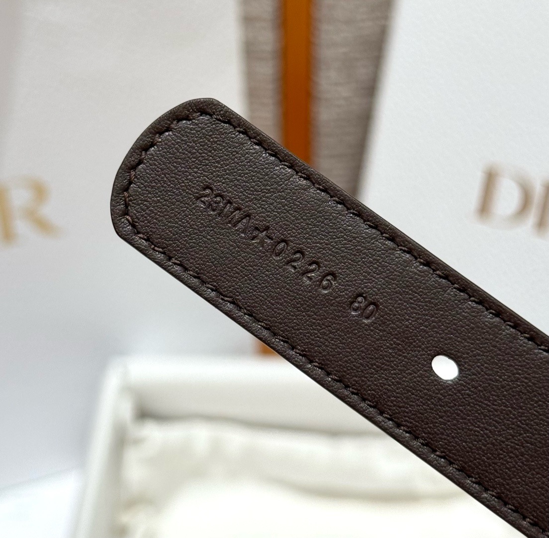 迪家✨Icon Reversible Belt 20MM双面Icon腰带 这款Icon腰带由乔纳森·安德森(Jonath 迪家✨Icon Reversible Belt 20MM双面Icon腰带 这款Icon腰带由乔纳森·安德森(Jonath