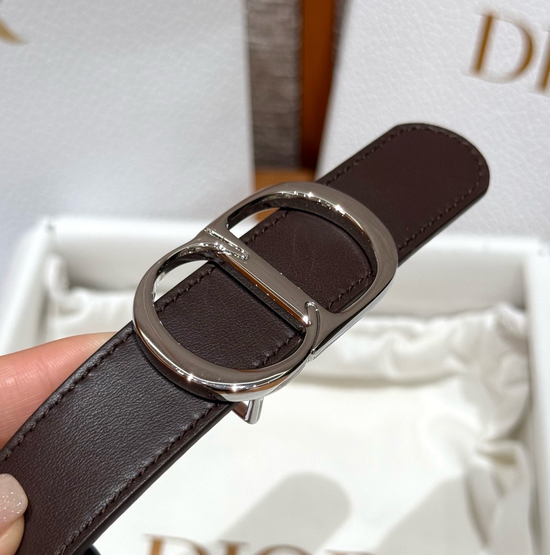 迪家✨Icon Reversible Belt 20MM双面Icon腰带 这款Icon腰带由乔纳森·安德森(Jonath 迪家✨Icon Reversible Belt 20MM双面Icon腰带 这款Icon腰带由乔纳森·安德森(Jonath