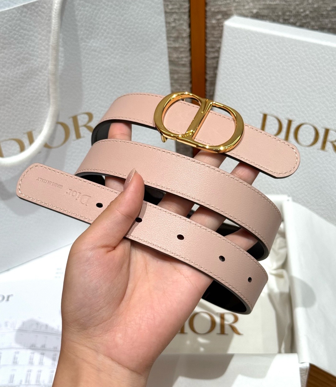 迪家✨Icon Reversible Belt 20MM双面Icon腰带 这款Icon腰带由乔纳森·安德森(Jonath