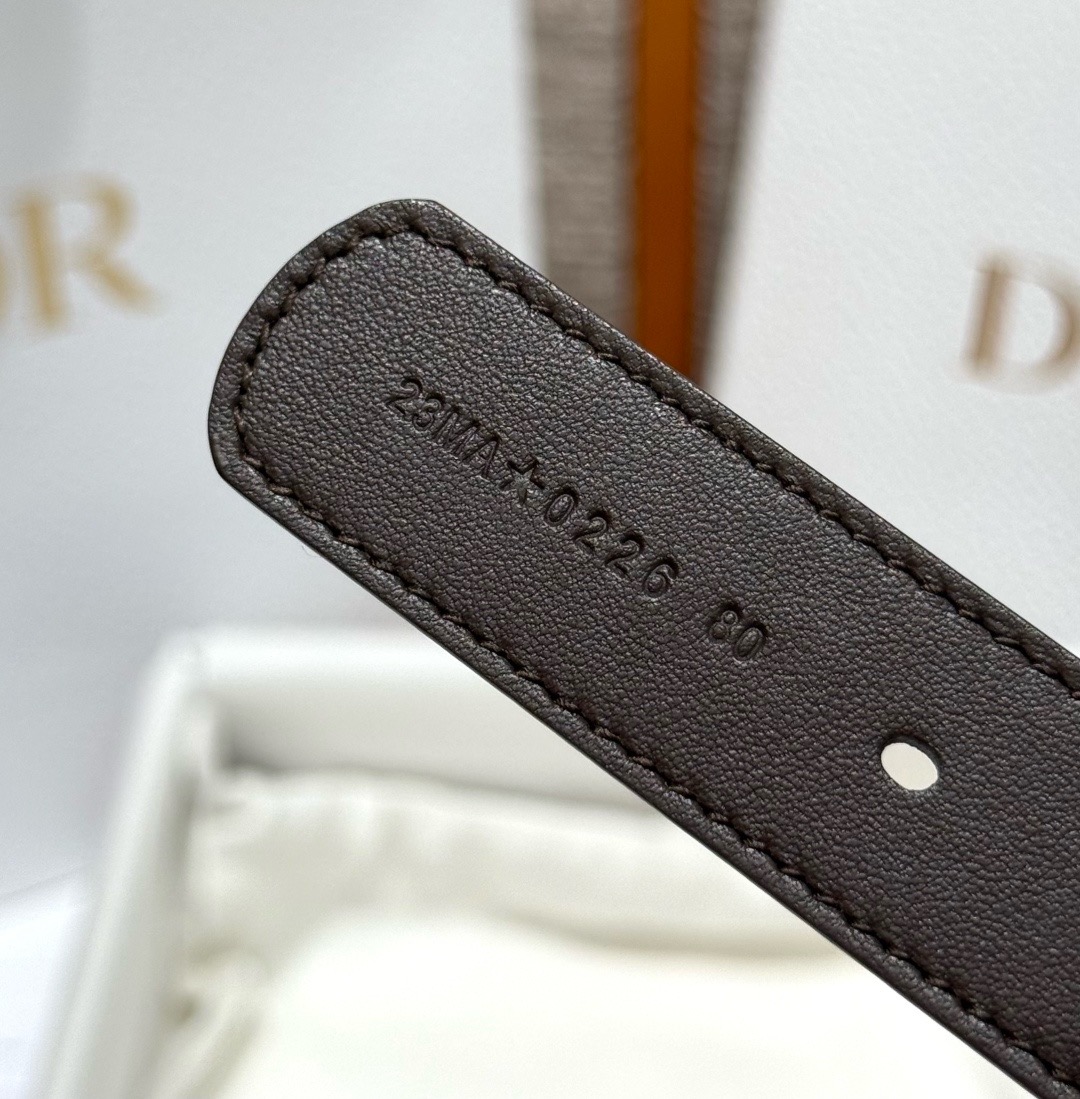 迪家✨Icon Reversible Belt 20MM双面Icon腰带 这款Icon腰带由乔纳森·安德森(Jonath