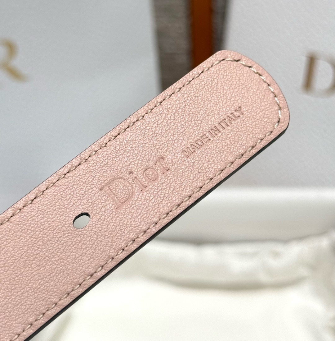 迪家✨Icon Reversible Belt 20MM双面Icon腰带 这款Icon腰带由乔纳森·安德森(Jonath