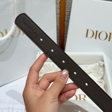 迪家✨Icon Reversible Belt 20MM双面Icon腰带 这款Icon腰带由乔纳森·安德森(Jonath 迪家✨Icon Reversible Belt 20MM双面Icon腰带 这款Icon腰带由乔纳森·安德森(Jonath
