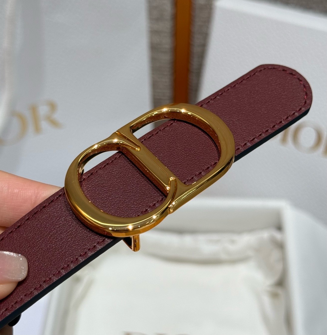 迪家✨Icon Reversible Belt 20MM双面Icon腰带 这款Icon腰带由乔纳森·安德森(Jonath 迪家✨Icon Reversible Belt 20MM双面Icon腰带 这款Icon腰带由乔纳森·安德森(Jonath