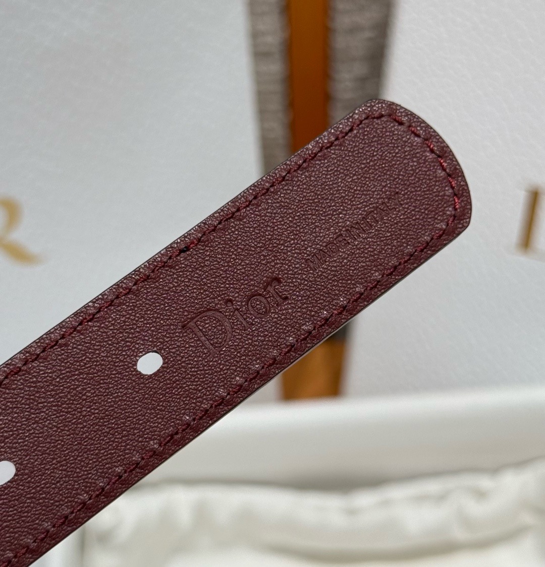 迪家✨Icon Reversible Belt 20MM双面Icon腰带 这款Icon腰带由乔纳森·安德森(Jonath 迪家✨Icon Reversible Belt 20MM双面Icon腰带 这款Icon腰带由乔纳森·安德森(Jonath