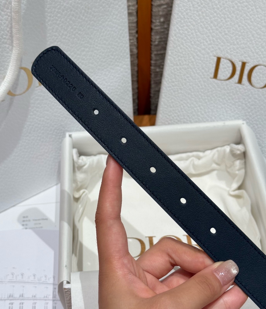 迪家✨Icon Reversible Belt 20MM双面Icon腰带 这款Icon腰带由乔纳森·安德森(Jonath 迪家✨Icon Reversible Belt 20MM双面Icon腰带 这款Icon腰带由乔纳森·安德森(Jonath