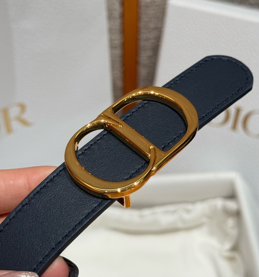 迪家✨Icon Reversible Belt 20MM双面Icon腰带 这款Icon腰带由乔纳森·安德森(Jonath 迪家✨Icon Reversible Belt 20MM双面Icon腰带 这款Icon腰带由乔纳森·安德森(Jonath