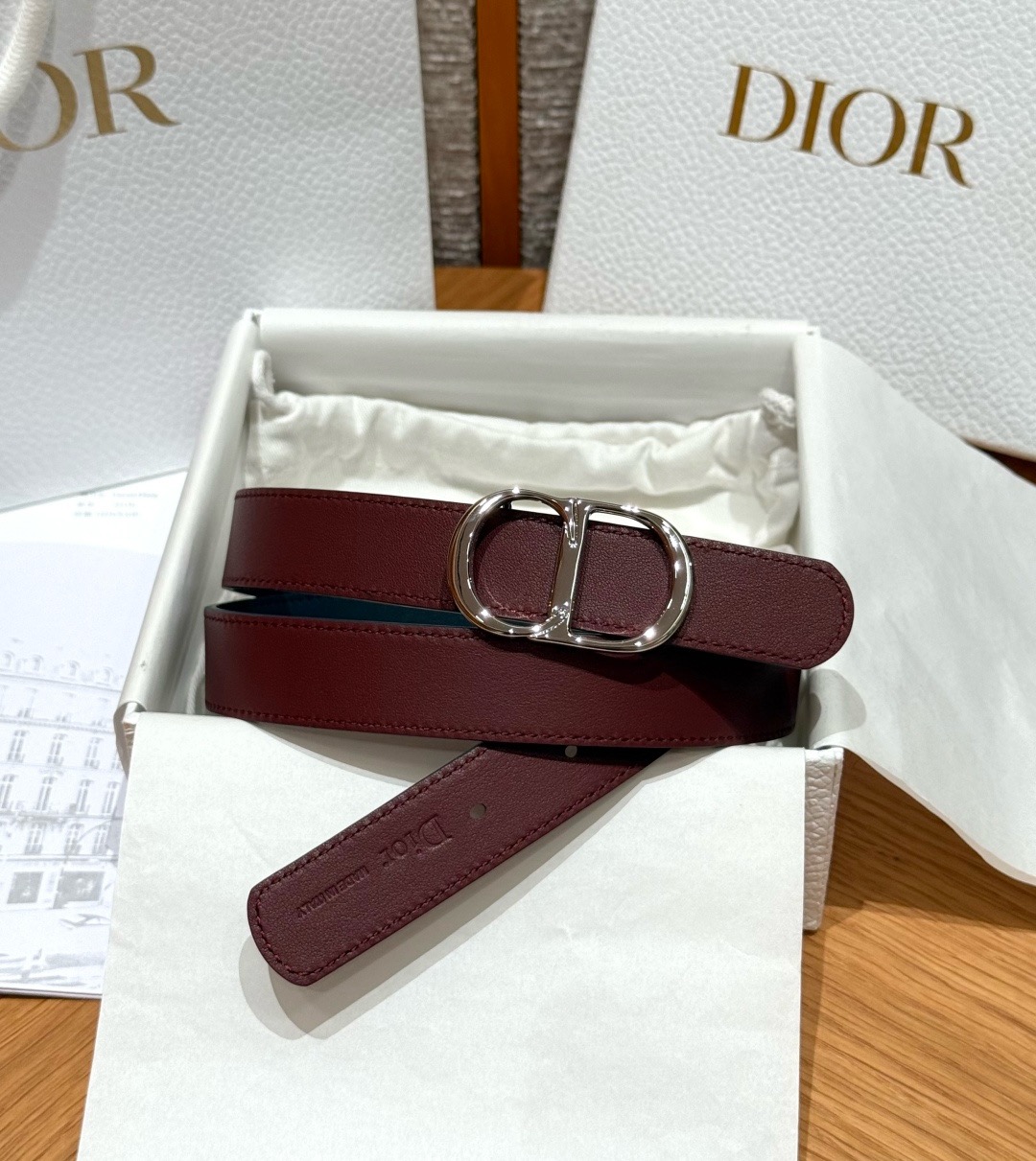 迪家✨Icon Reversible Belt 20MM双面Icon腰带 这款Icon腰带由乔纳森·安德森(Jonath
