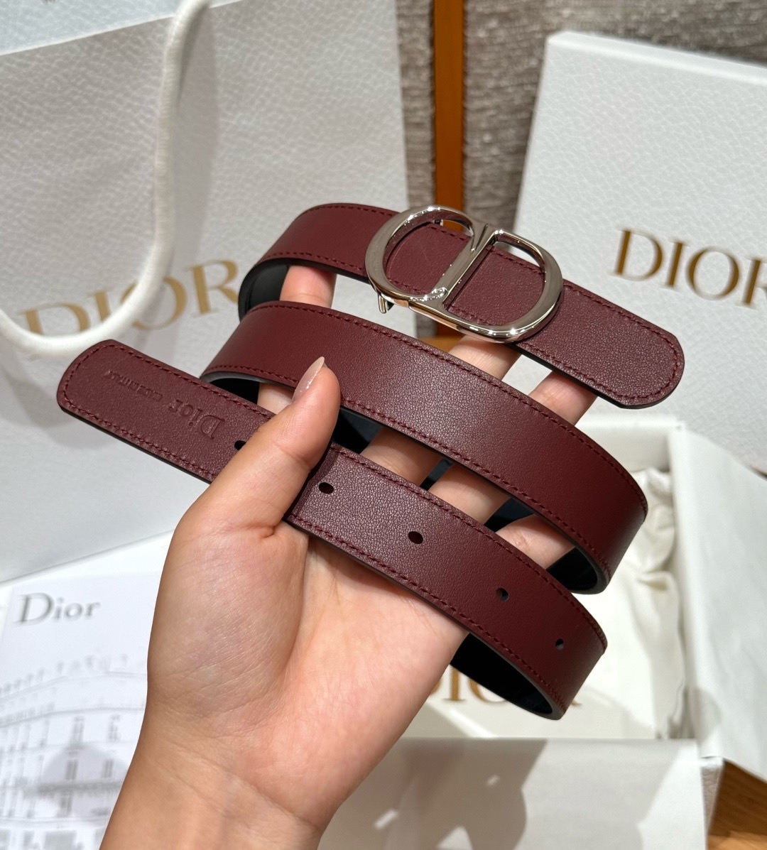 迪家✨Icon Reversible Belt 20MM双面Icon腰带 这款Icon腰带由乔纳森·安德森(Jonath 迪家✨Icon Reversible Belt 20MM双面Icon腰带 这款Icon腰带由乔纳森·安德森(Jonath