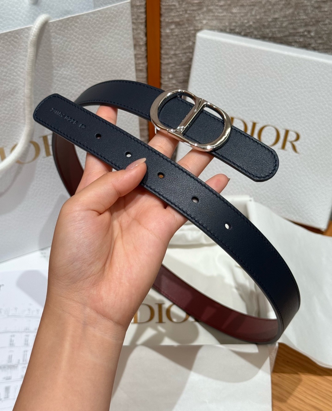 迪家✨Icon Reversible Belt 20MM双面Icon腰带 这款Icon腰带由乔纳森·安德森(Jonath 迪家✨Icon Reversible Belt 20MM双面Icon腰带 这款Icon腰带由乔纳森·安德森(Jonath