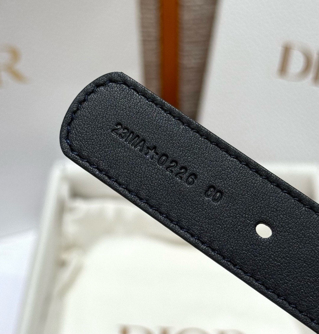 迪家✨Icon Reversible Belt 20MM双面Icon腰带 这款Icon腰带由乔纳森·安德森(Jonath 迪家✨Icon Reversible Belt 20MM双面Icon腰带 这款Icon腰带由乔纳森·安德森(Jonath