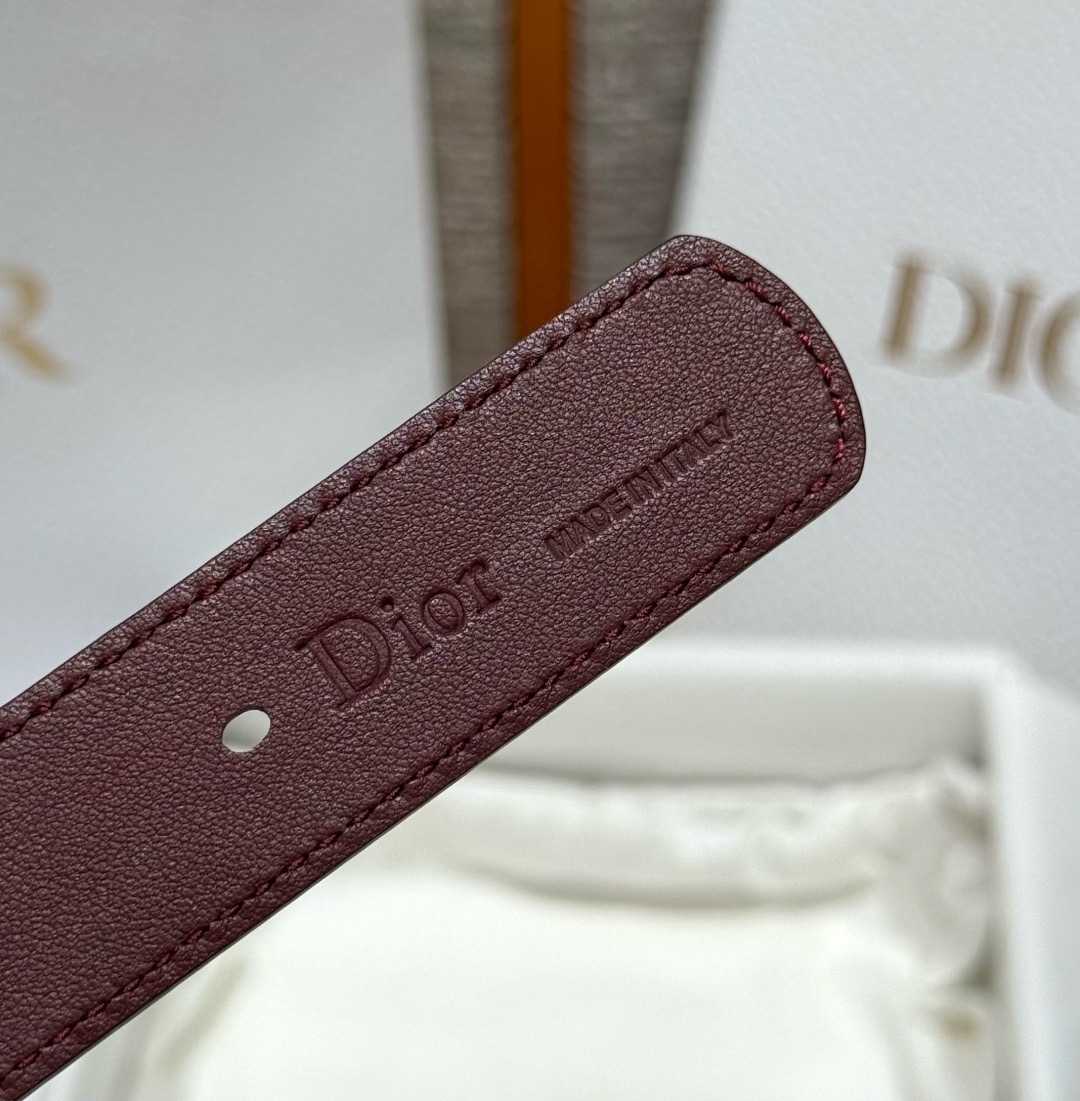迪家✨Icon Reversible Belt 20MM双面Icon腰带 这款Icon腰带由乔纳森·安德森(Jonath 迪家✨Icon Reversible Belt 20MM双面Icon腰带 这款Icon腰带由乔纳森·安德森(Jonath