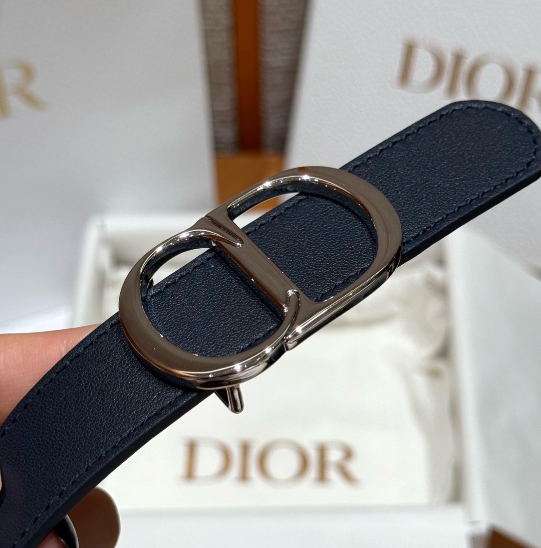 迪家✨Icon Reversible Belt 20MM双面Icon腰带 这款Icon腰带由乔纳森·安德森(Jonath 迪家✨Icon Reversible Belt 20MM双面Icon腰带 这款Icon腰带由乔纳森·安德森(Jonath