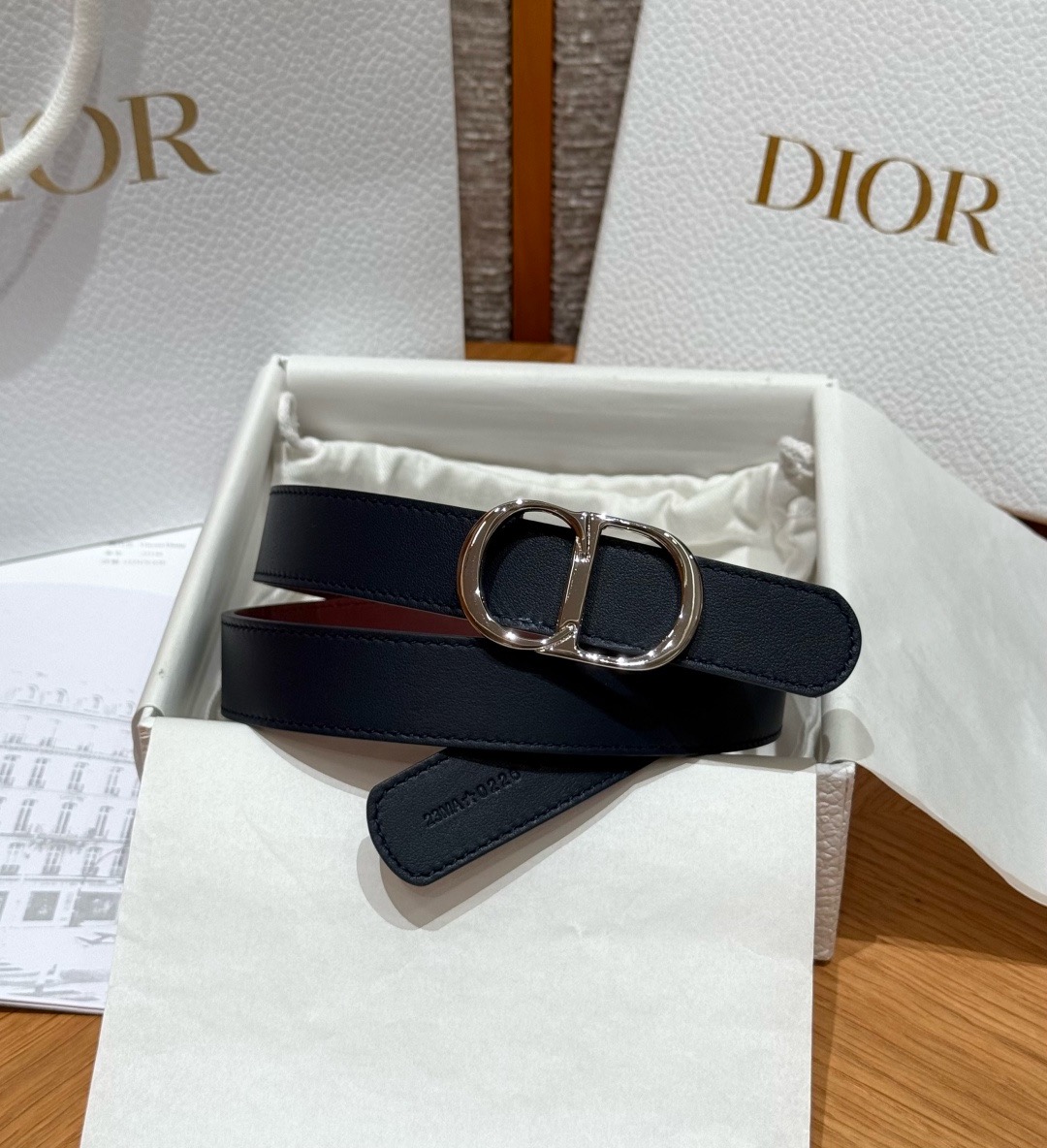 迪家✨Icon Reversible Belt 20MM双面Icon腰带 这款Icon腰带由乔纳森·安德森(Jonath