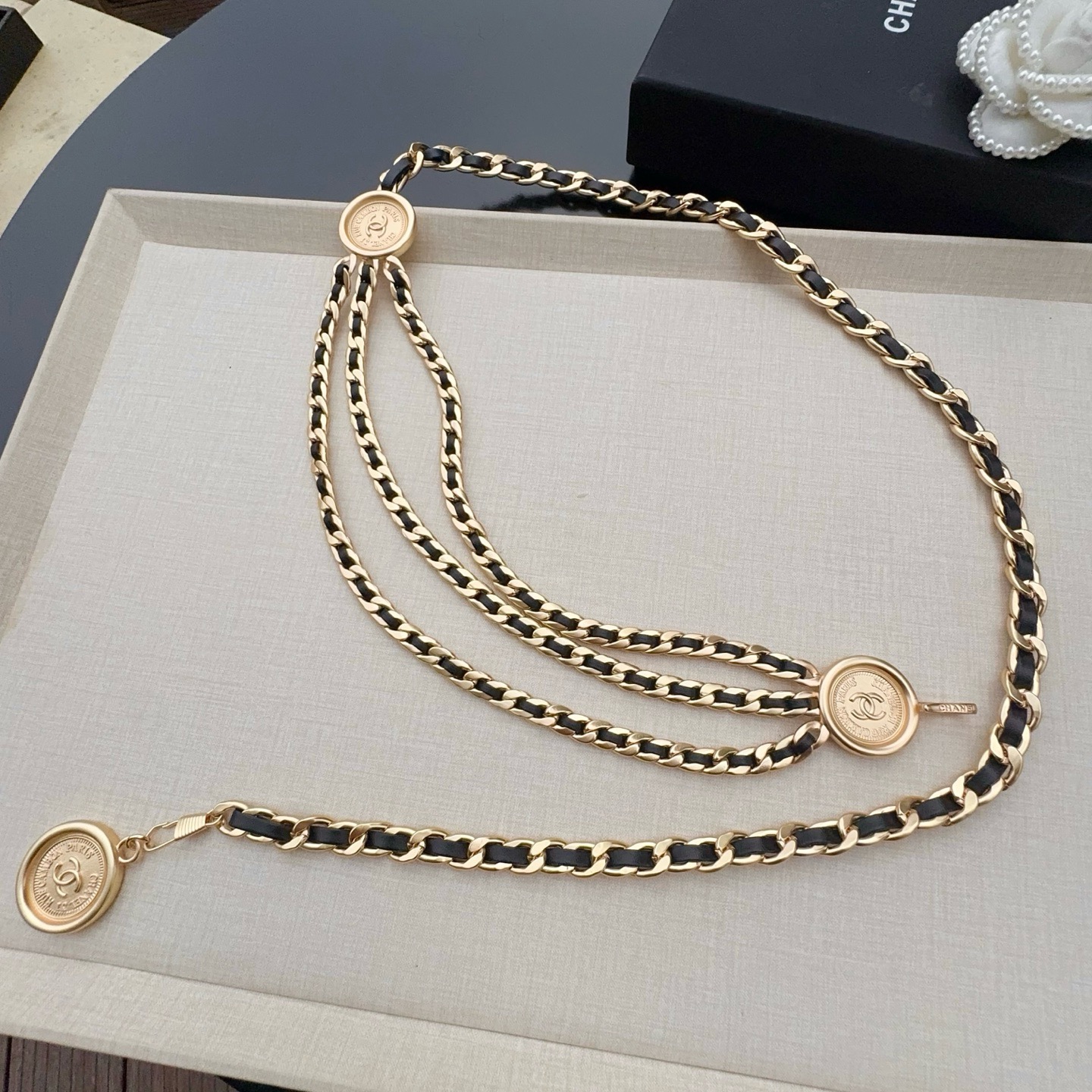 CHANEL 香奈儿、纯铜编织牛皮腰链、经典优雅、时尚百搭，长度：均码