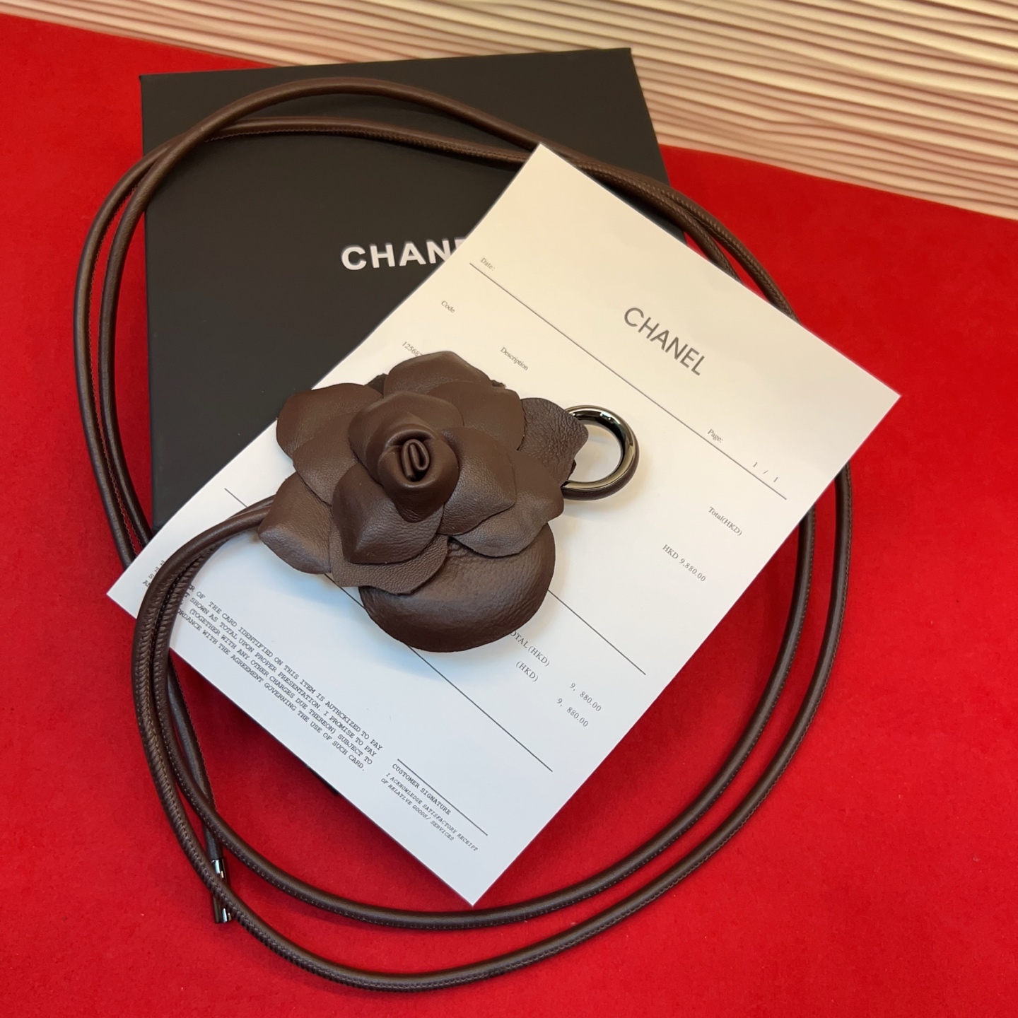 香家✨ Leather Belt 羊皮腰带与金属。山茶花复古气质百搭，提升穿搭层次感。建议参照尺码表选择合适的码数，全套