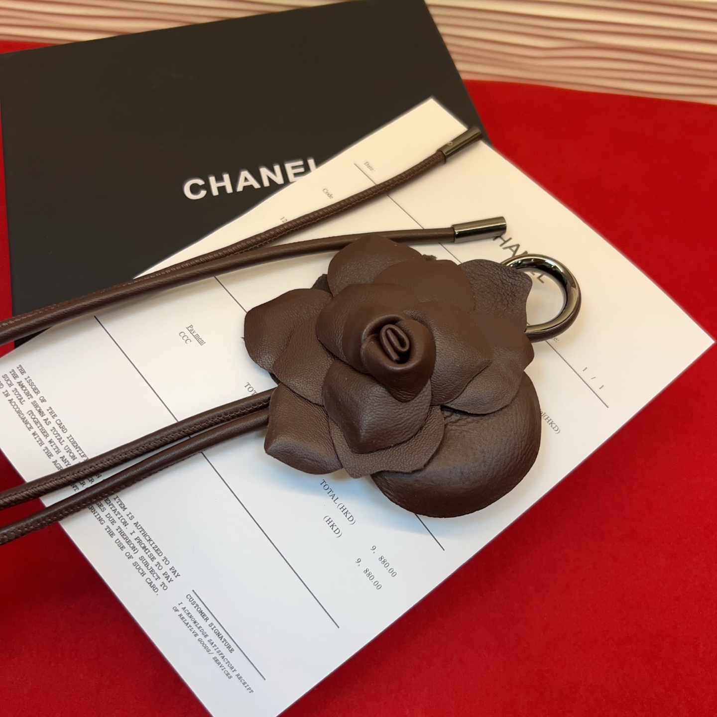 香家✨ Leather Belt 羊皮腰带与金属。山茶花复古气质百搭，提升穿搭层次感。建议参照尺码表选择合适的码数，全套