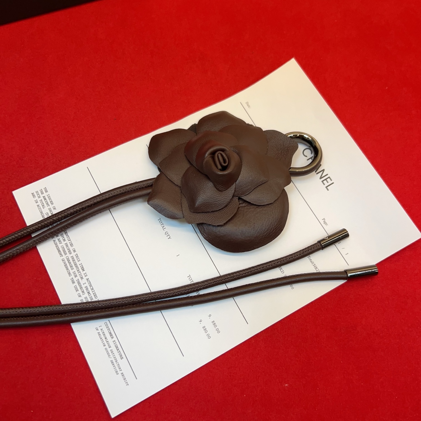 香家✨ Leather Belt 羊皮腰带与金属。山茶花复古气质百搭，提升穿搭层次感。建议参照尺码表选择合适的码数，全套