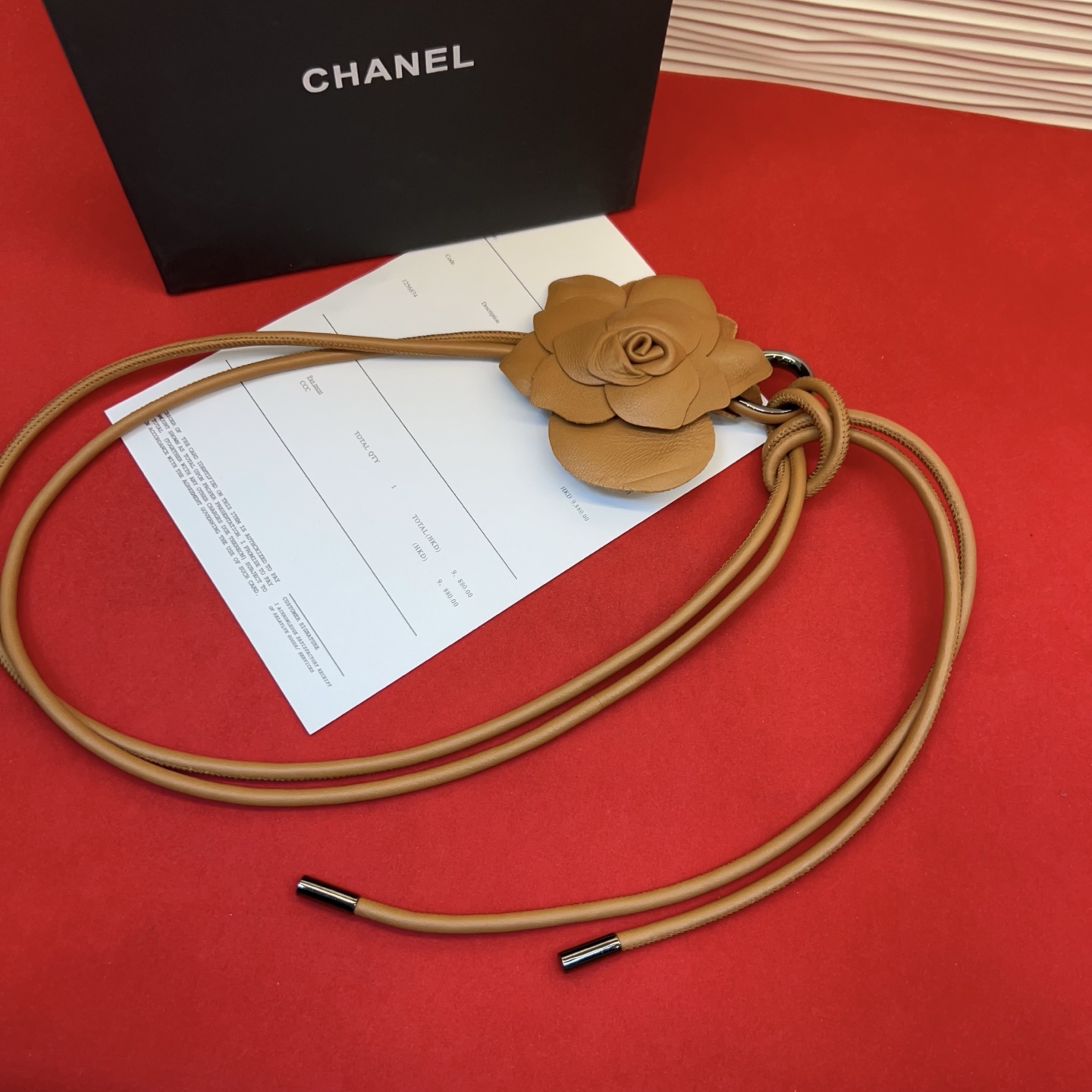 香家✨ Leather Belt 羊皮腰带与金属。山茶花复古气质百搭，提升穿搭层次感。建议参照尺码表选择合适的码数，全套