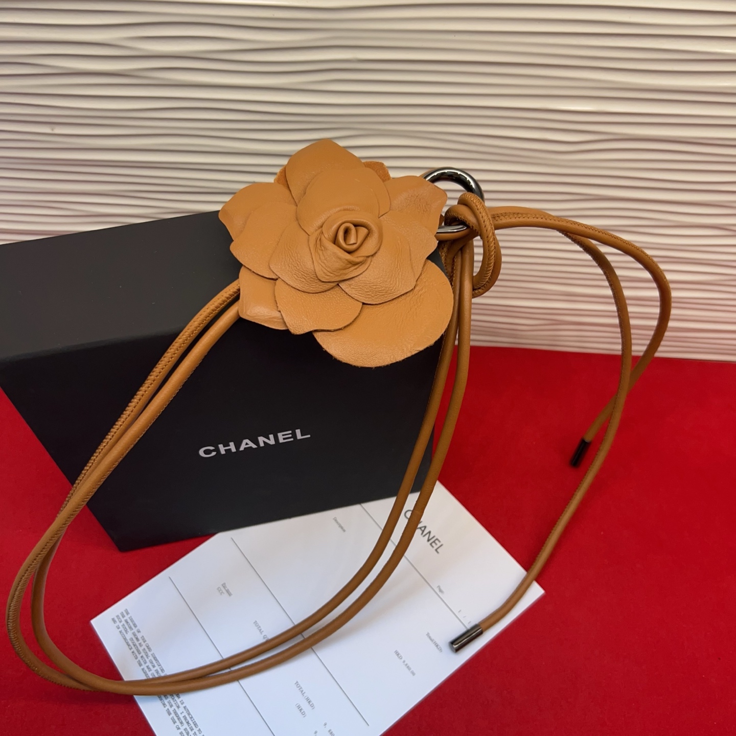 香家✨ Leather Belt 羊皮腰带与金属。山茶花复古气质百搭，提升穿搭层次感。建议参照尺码表选择合适的码数，全套
