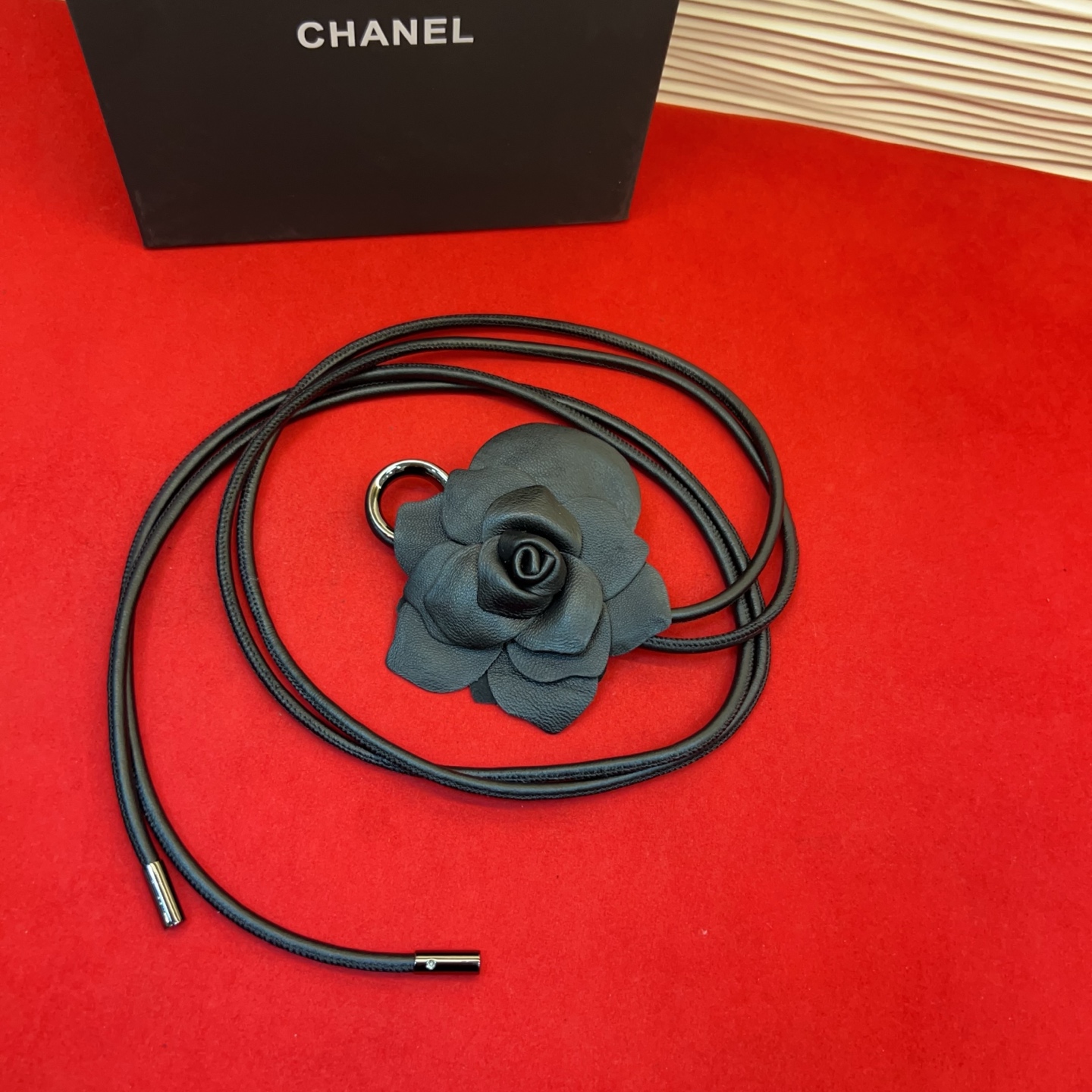 香家✨ Leather Belt 羊皮腰带与金属。山茶花复古气质百搭，提升穿搭层次感。建议参照尺码表选择合适的码数，全套