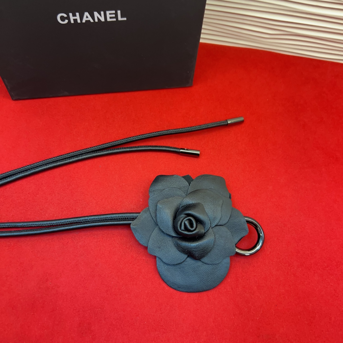 香家✨ Leather Belt 羊皮腰带与金属。山茶花复古气质百搭，提升穿搭层次感。建议参照尺码表选择合适的码数，全套