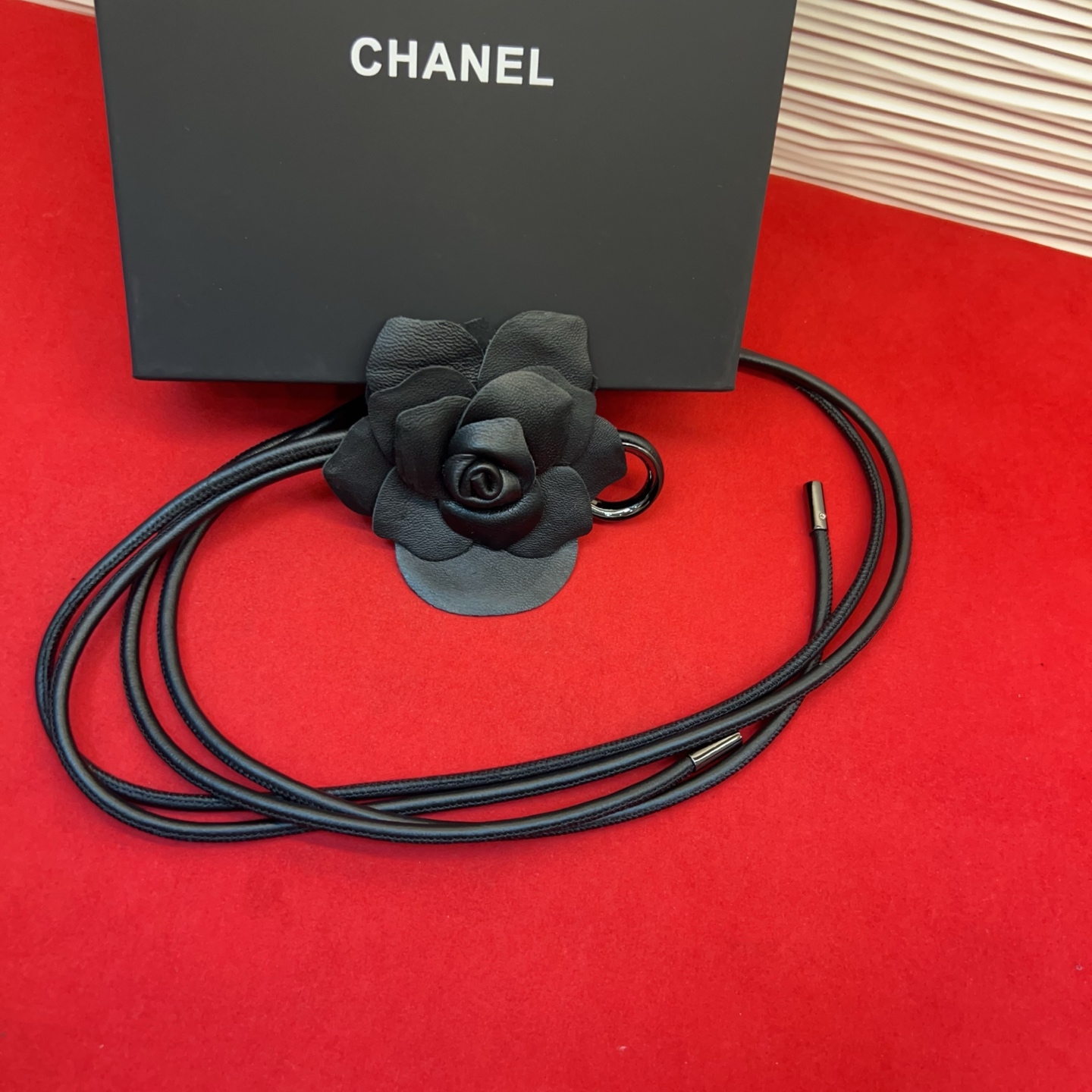 香家✨ Leather Belt 羊皮腰带与金属。山茶花复古气质百搭，提升穿搭层次感。建议参照尺码表选择合适的码数，全套