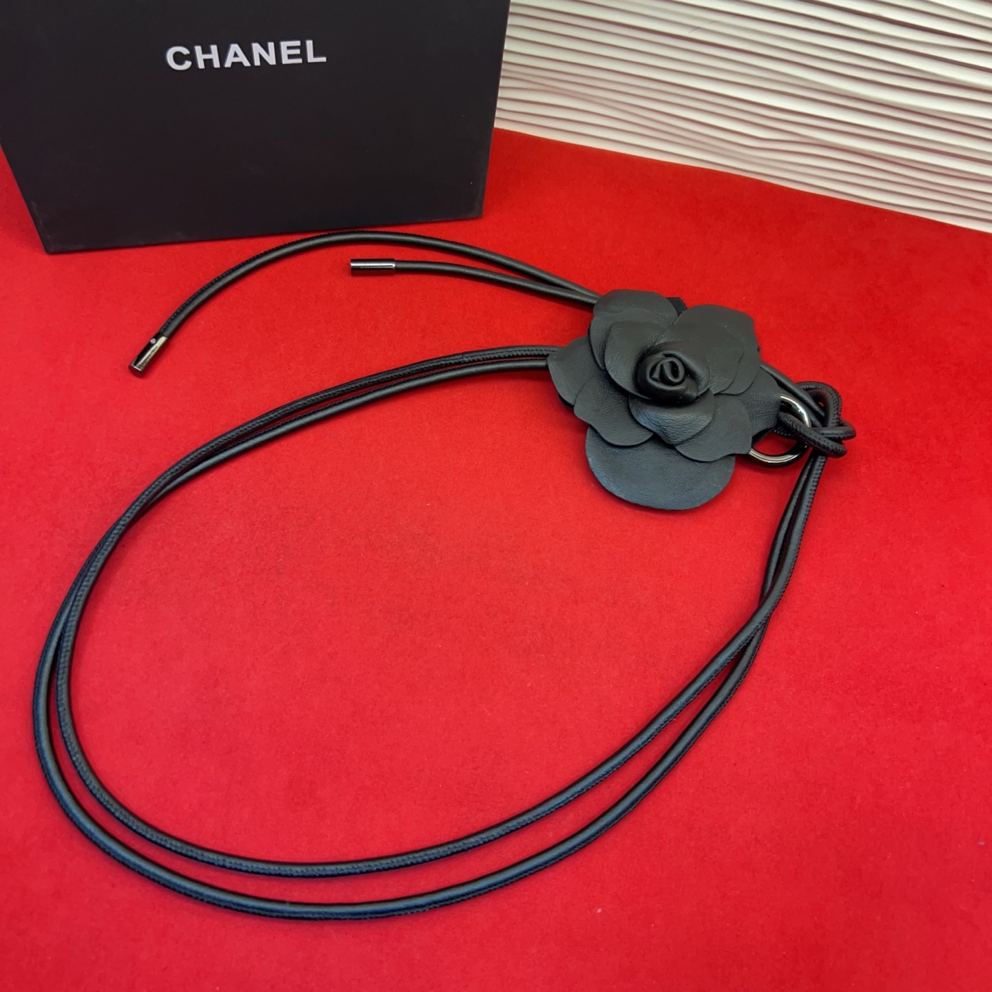 香家✨ Leather Belt 羊皮腰带与金属。山茶花复古气质百搭，提升穿搭层次感。建议参照尺码表选择合适的码数，全套