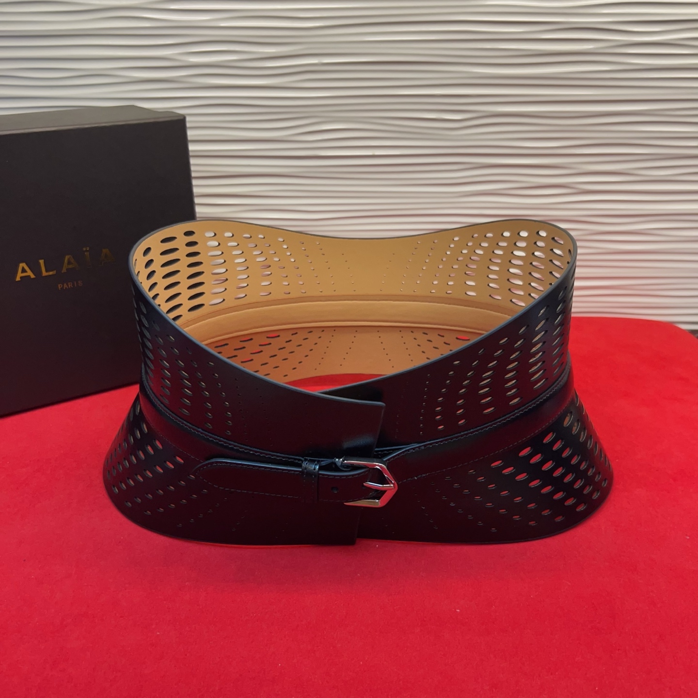 阿莱亚✨ Small corset belt in Vienne calfskin 小号Vienne镂空束腰腰带 199 阿莱亚✨ Small corset belt in Vienne calfskin 小号Vienne镂空束腰腰带 199